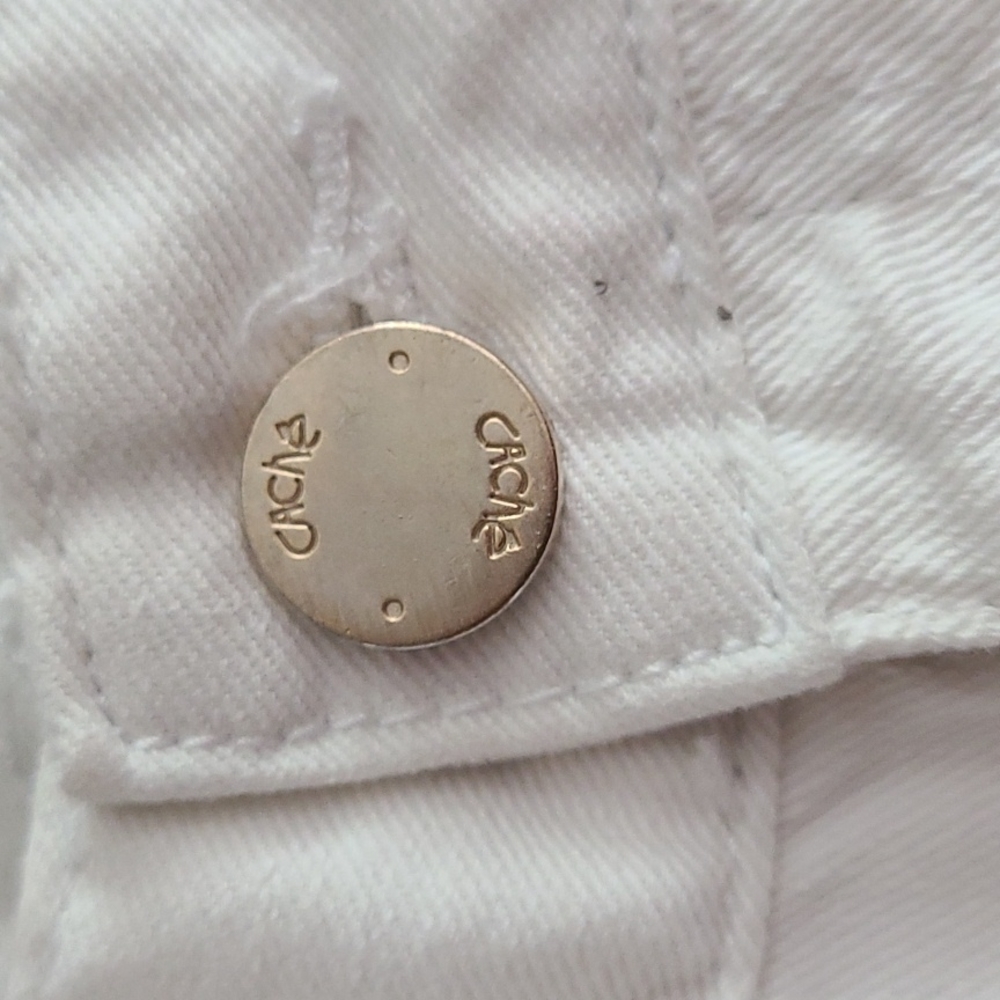 Cache white shorts - Picture 4 of 15